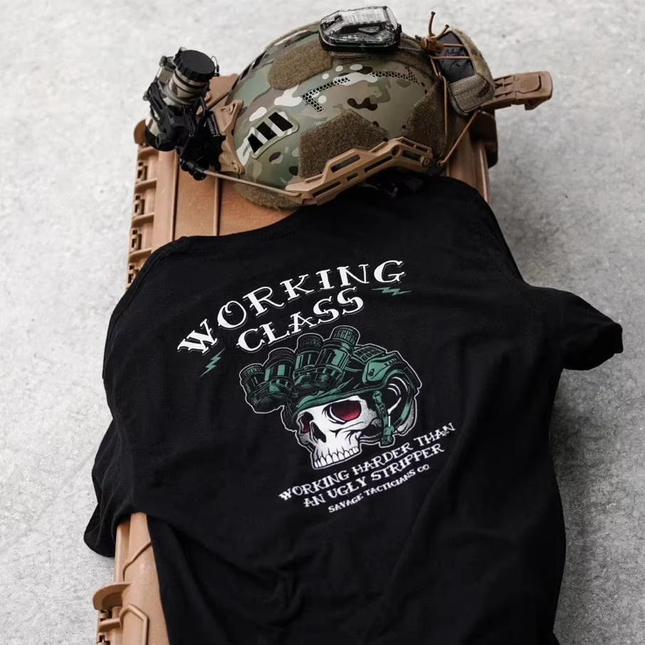 グリーンレッドコントラストタクティカルナイトビジョンスカルプ - Heavy Equipment Operator Shirts のレビューと価格